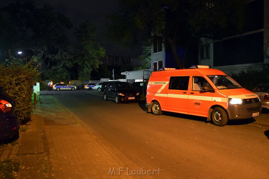 Feuer 2 Y Kellerbrand Koeln Ostheim Ruppinerstr P225.JPG - Miklos Laubert